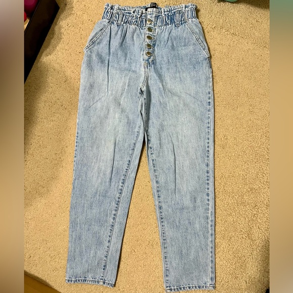 Forever 21 High Rise Light Denim Jeans - Picture 2 of 7